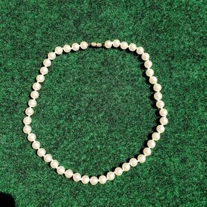 VTG Pearl Necklace Jewelry 18 inches Metal Barrel Clasp Excellent Condition